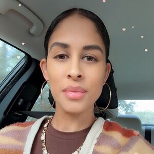 Meet your Posher, Lipstixx